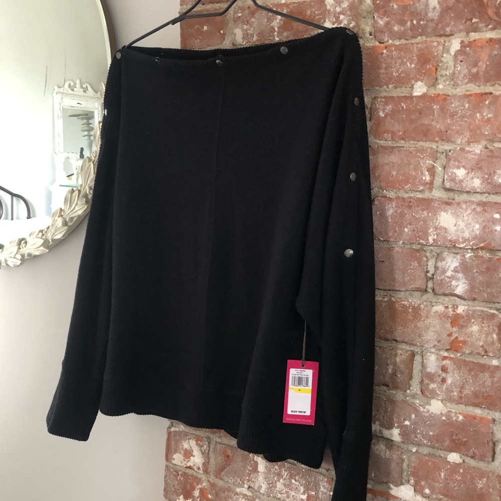 VINCE CAMUTO …. Boatneck snap sweater